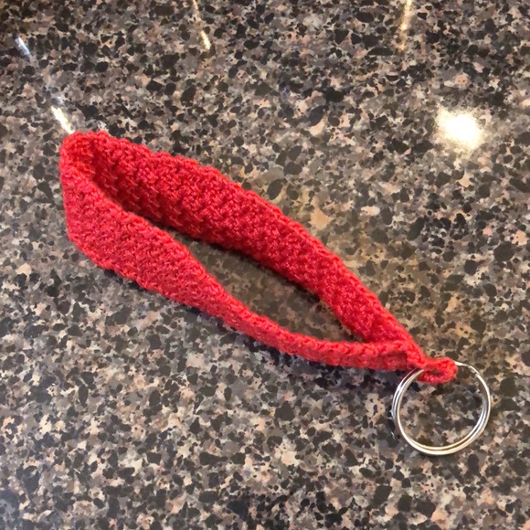 🏵Handmade crocheted keychain wristlet - Picture 2 of 3